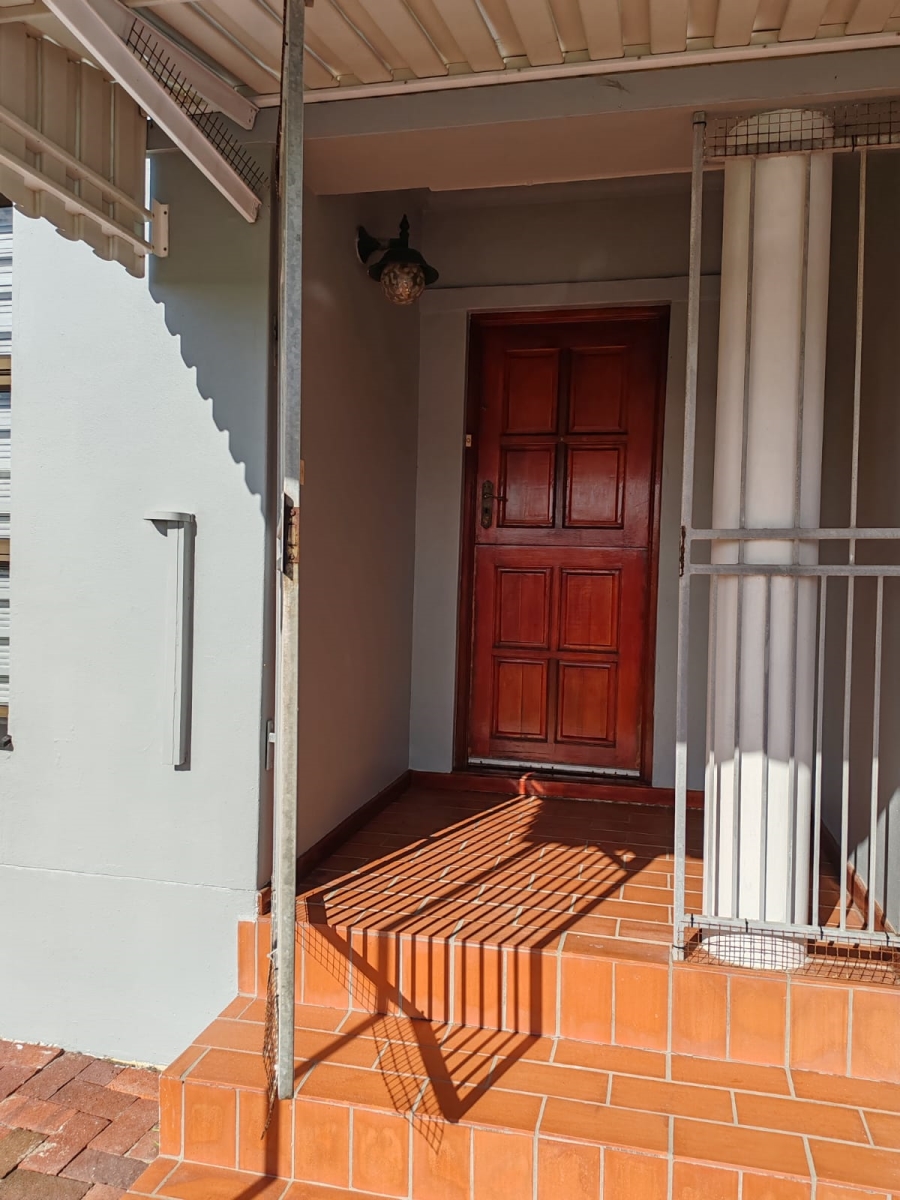 3 Bedroom Property for Sale in De Kelders Western Cape